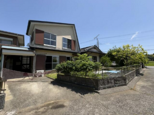 勝浦市南山田、中古一戸建ての外観画像です
