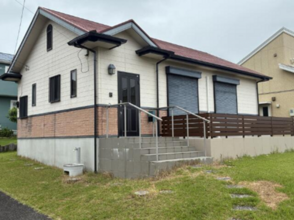 勝浦市興津久保山台、中古一戸建ての外観画像です