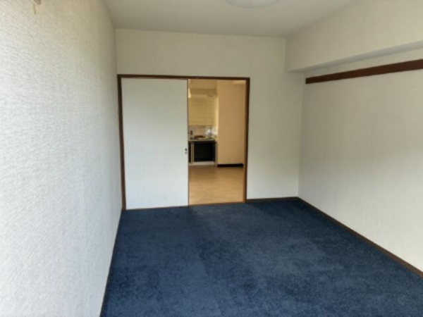 勝浦市沢倉、マンションの画像です