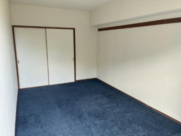 勝浦市沢倉、マンションの画像です