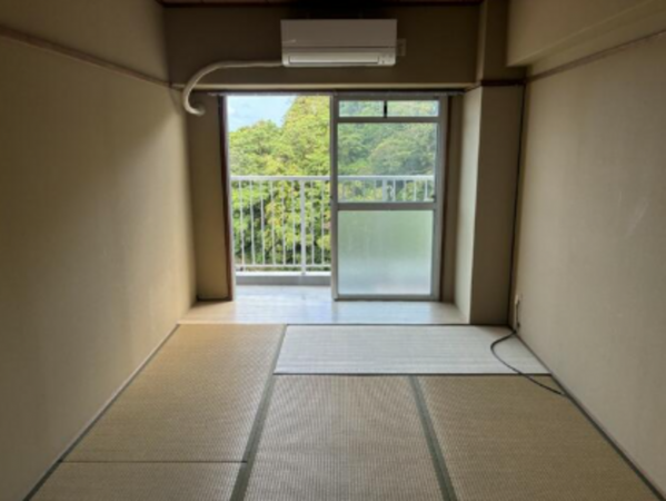 勝浦市沢倉、マンションの画像です