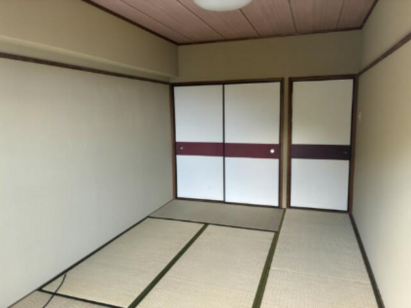 勝浦市沢倉、マンションの画像です