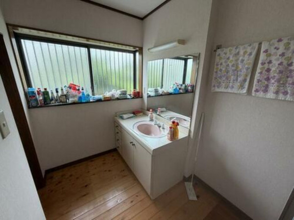 いすみ市岬町、中古一戸建ての洗面画像です