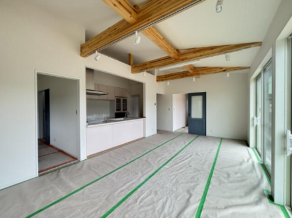 いすみ市岬町、新築一戸建ての居間画像です