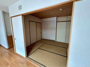 貝塚市清児、マンションの画像です