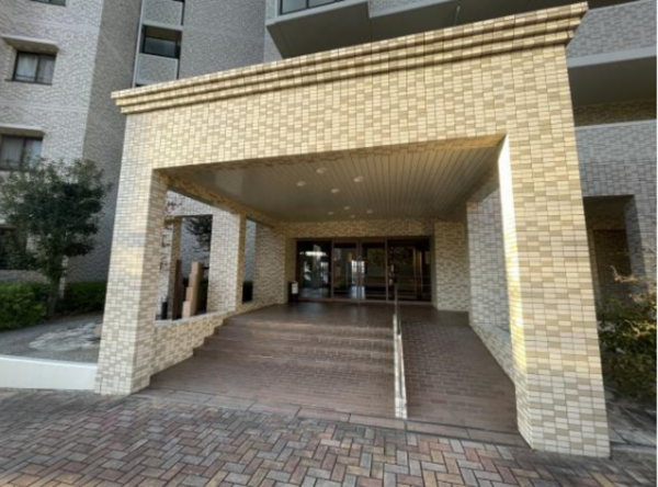 貝塚市清児、マンションの画像です