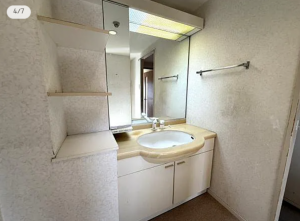 貝塚市清児、マンションの画像です