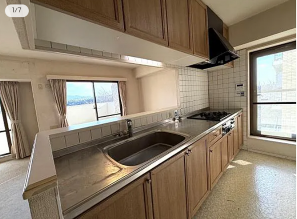 貝塚市清児、マンションの画像です