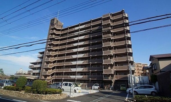 貝塚市窪田、マンションの画像です