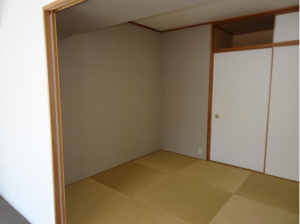 貝塚市二色、マンションの画像です