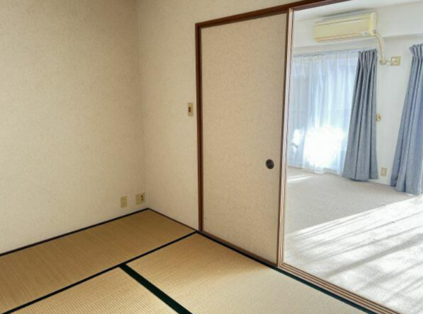 貝塚市二色、マンションの画像です