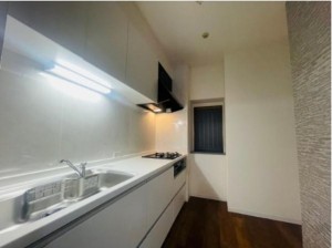 貝塚市加治、マンションの画像です