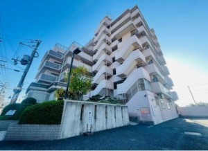 貝塚市加治、マンションの画像です