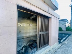 貝塚市加治、マンションの画像です