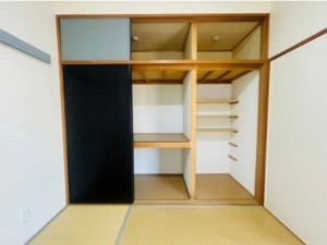 貝塚市加治、マンションの画像です