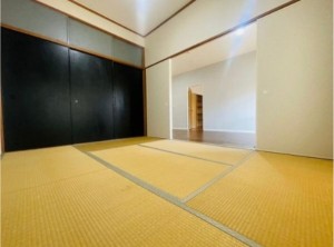 貝塚市加治、マンションの画像です