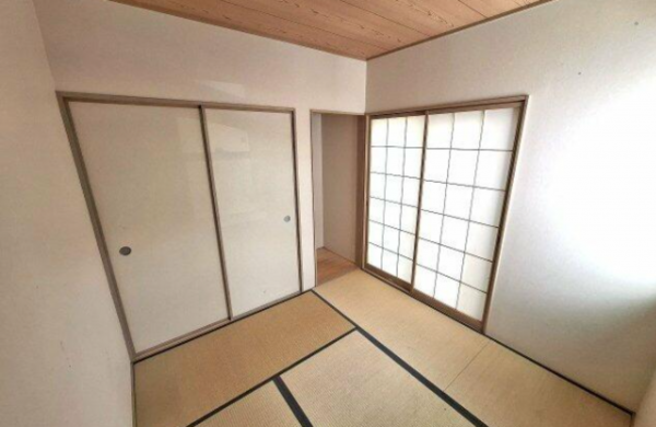 泉佐野市高松西、中古一戸建ての画像です