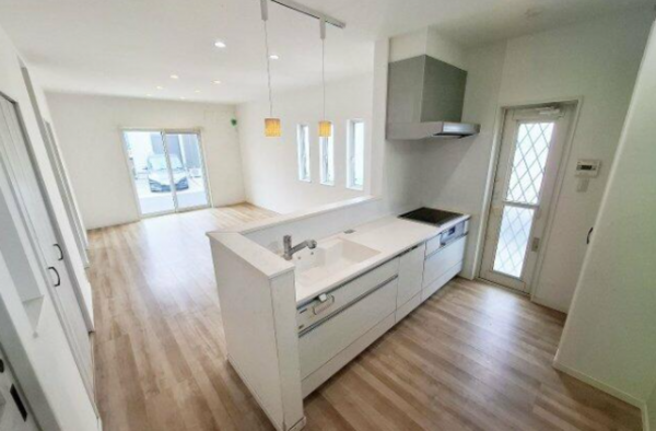 泉佐野市高松西、中古一戸建ての画像です