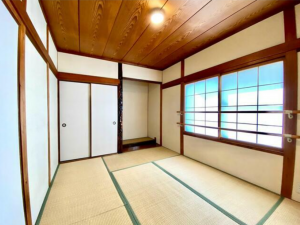 泉佐野市新安松、中古一戸建ての画像です