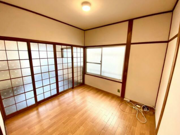 泉佐野市新安松、中古一戸建ての画像です