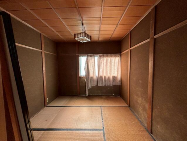 泉佐野市新安松、中古一戸建ての画像です