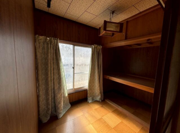 泉佐野市新安松、中古一戸建ての画像です