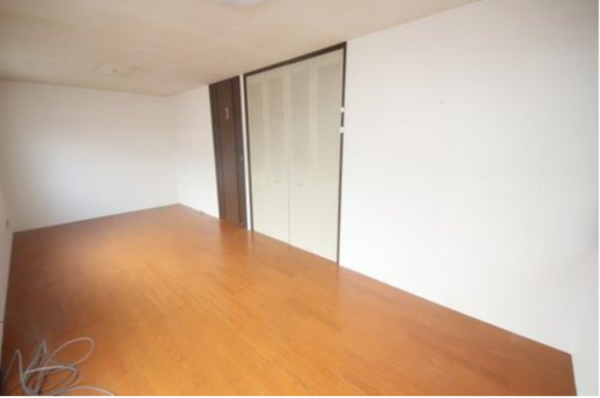 泉佐野市葵町、中古一戸建ての画像です