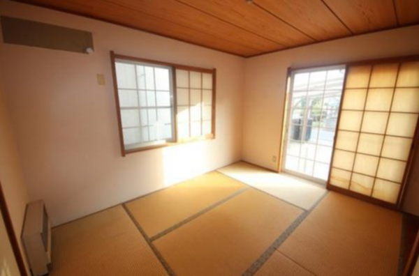 泉佐野市葵町、中古一戸建ての画像です