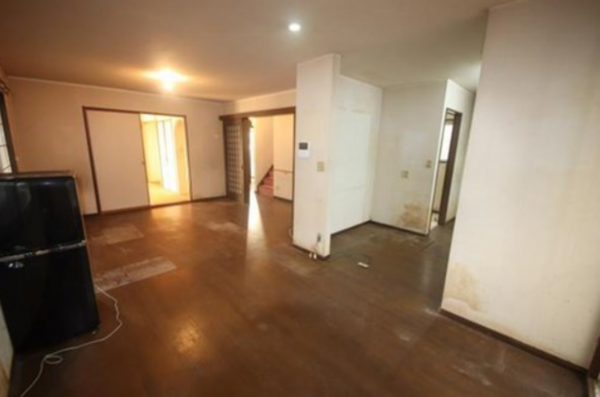 泉佐野市葵町、中古一戸建ての画像です