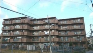 泉佐野市泉ケ丘、マンションの画像です