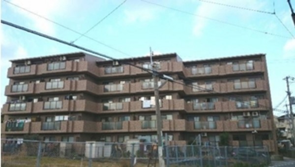 泉佐野市泉ケ丘、マンションの画像です