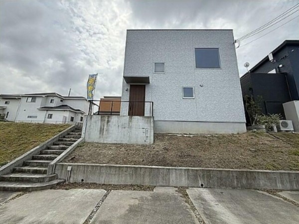 泉南郡熊取町つばさが丘北、中古一戸建ての画像です