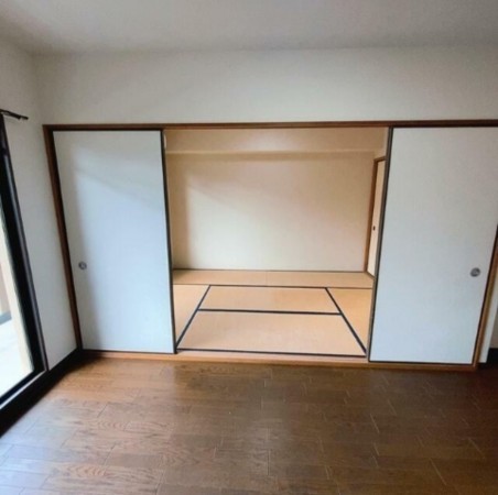 泉南郡熊取町大久保南、マンションの画像です