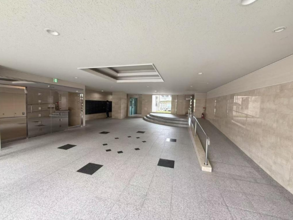泉佐野市市場西、マンションの画像です