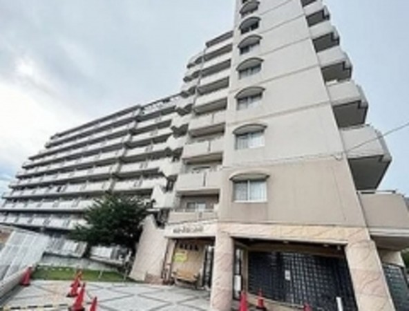 貝塚市澤、マンションの画像です