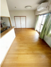 貝塚市海塚、マンションの画像です