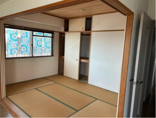 泉佐野市鶴原、マンションの画像です