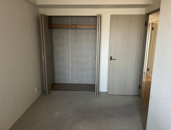 泉佐野市鶴原、マンションの画像です