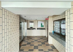 泉佐野市鶴原、マンションの画像です