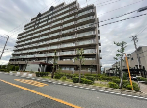 貝塚市窪田、マンションの画像です