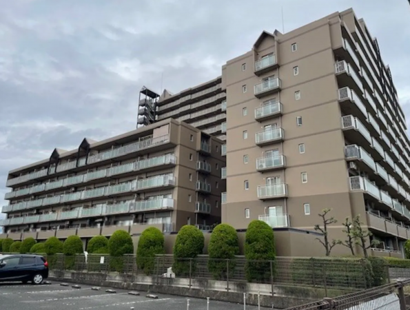 貝塚市窪田、マンションの画像です
