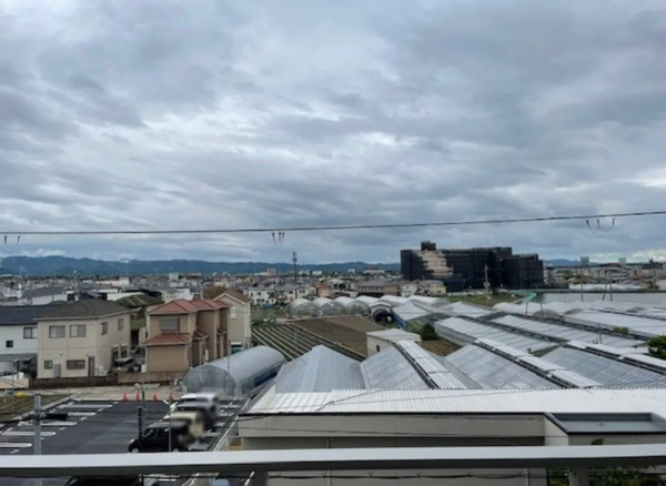 貝塚市窪田、マンションの画像です