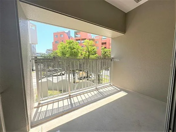 貝塚市二色、マンションの画像です