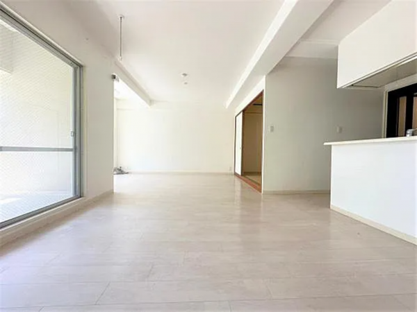 貝塚市二色、マンションの画像です