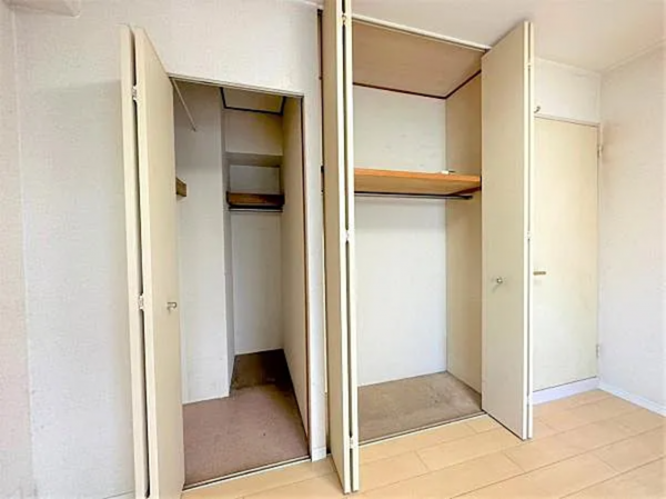 貝塚市二色、マンションの画像です