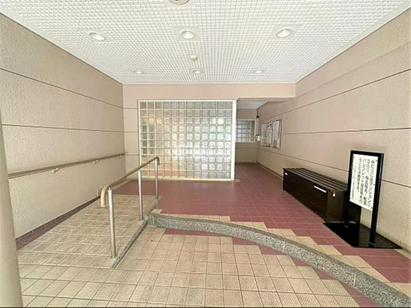 貝塚市二色、マンションの画像です