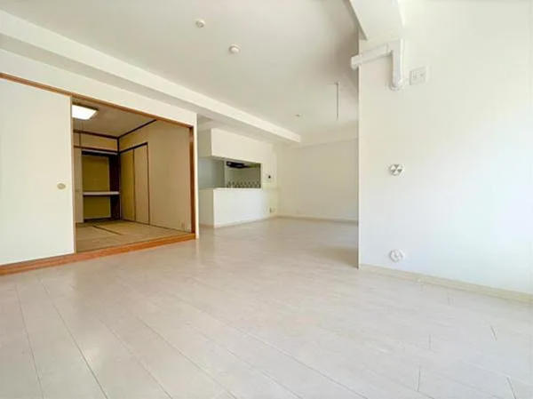 貝塚市二色、マンションの画像です