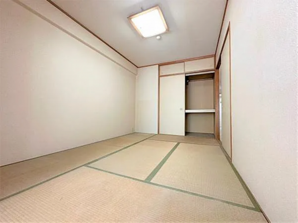 貝塚市二色、マンションの画像です