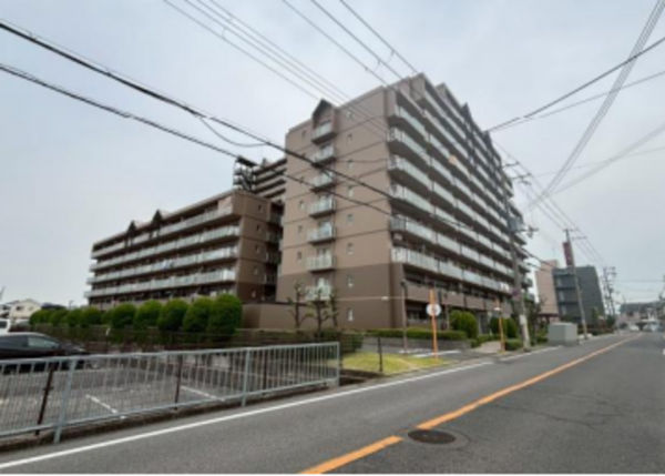 貝塚市窪田、マンションの画像です