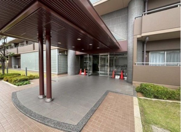 貝塚市窪田、マンションの画像です